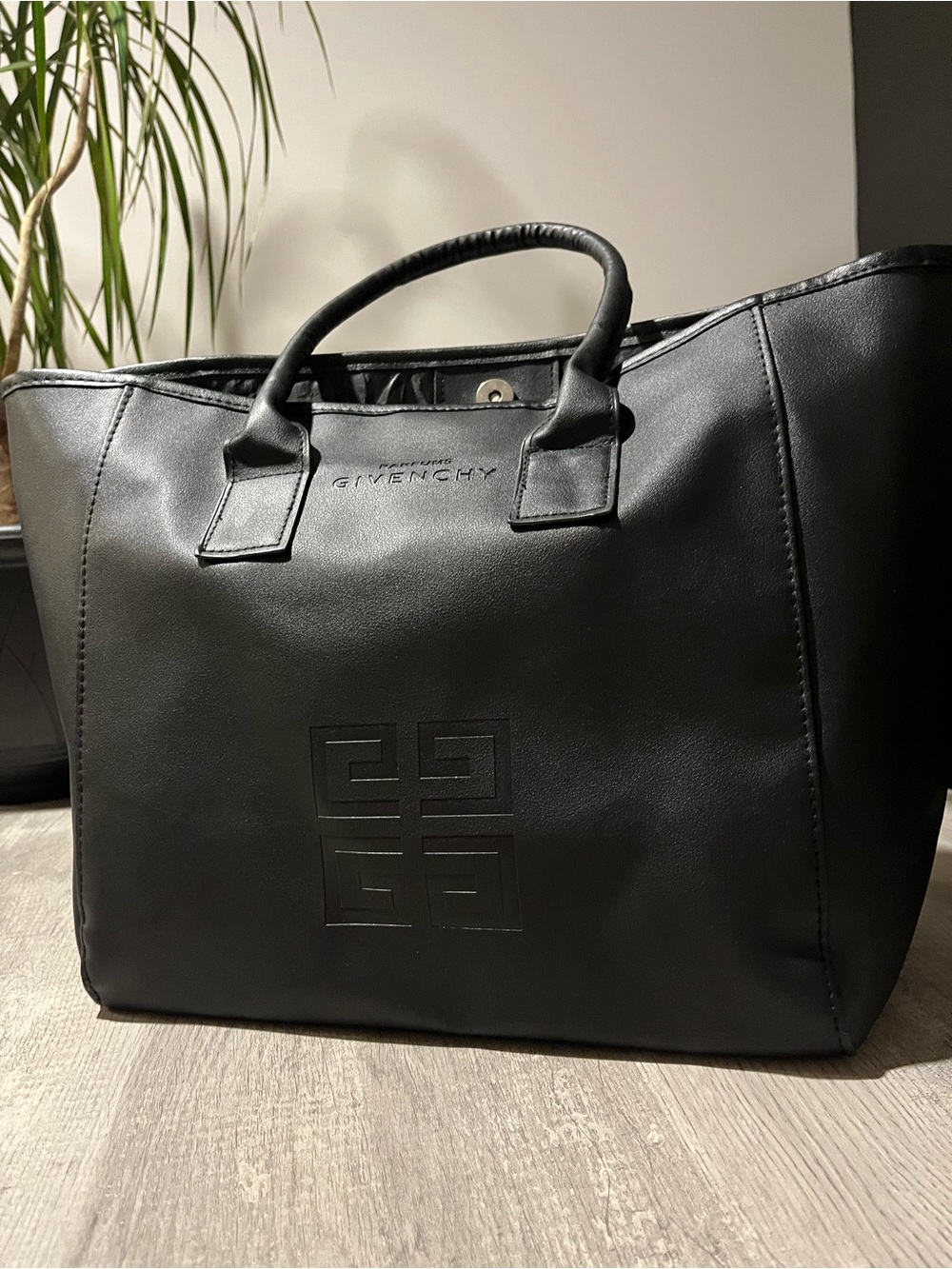 GIVENCHY Parfums VIP GWP Black Faux Leather 4G Logo Tote Bag Handbag New